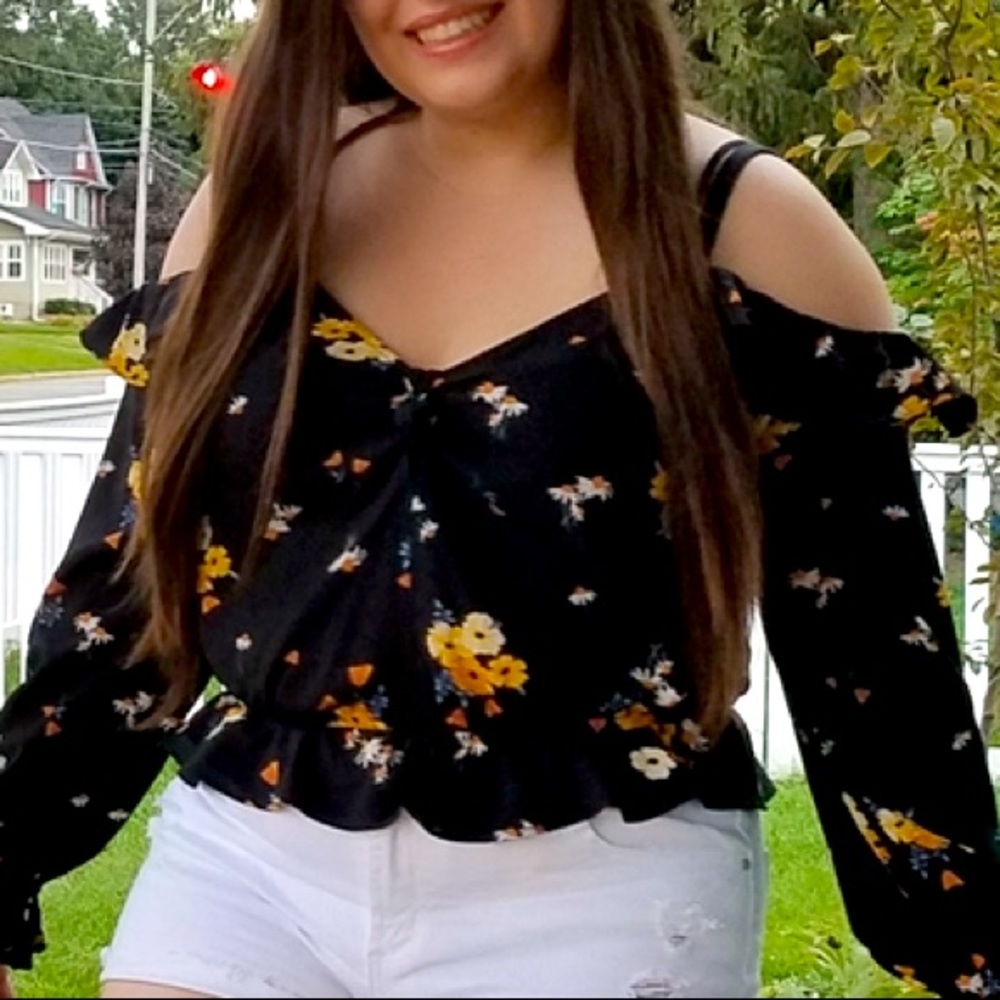 H&M off the shoulder floral blouse (size 12)
